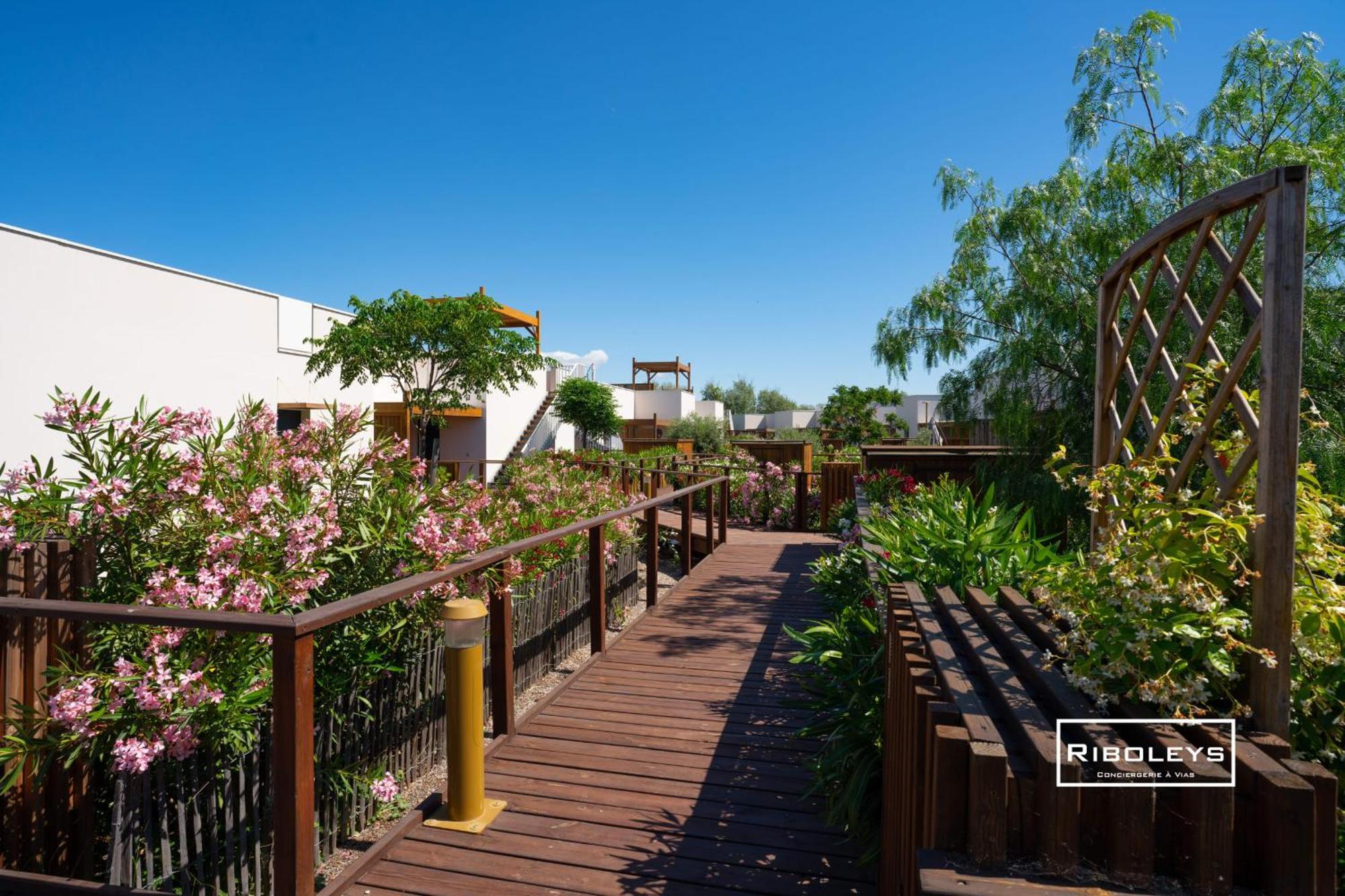 Villa T3 Climatisee En Residence Avec Piscine Vias Εξωτερικό φωτογραφία